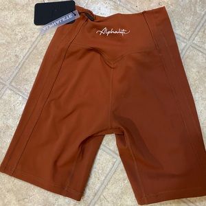 Alphalete Pulse Kinetic shorts Cinnamon